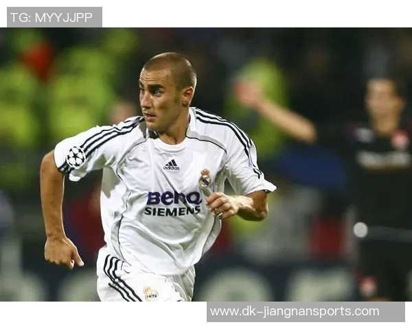 卡套足球球星系列：珍藏与收藏的完美结合，展示足球传奇人物的精彩瞬间